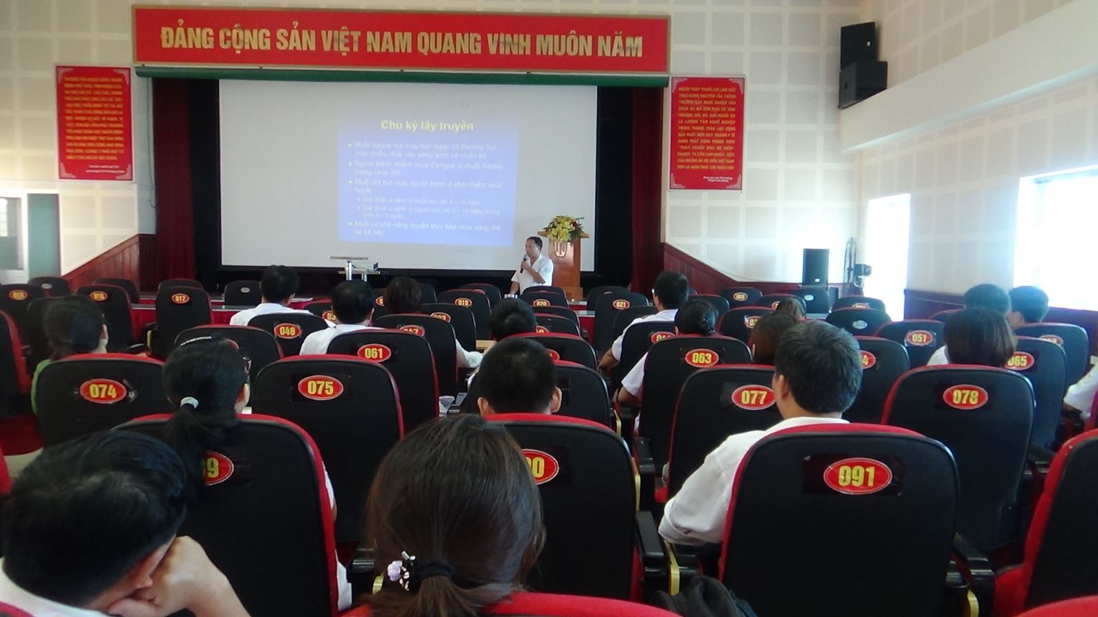 Bệnh viện đa khoa tỉnh Bắc Ninh tổ chức tập huấn chẩn đoán, điều trị bệnh sốt xuất huyết Bệnh viện đa khoa tỉnh Bắc Ninh tổ chức tập huấn chẩn đoán, điều trị bệnh sốt xuất huyết