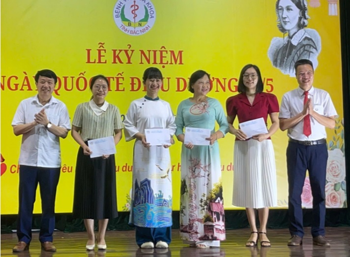 LONG TRỌNG TỔ CHỨC KỈ NIỆM NGÀY QUỐC TẾ ĐIỀU DƯỠNG 12/5 – TÔN VINH NHỮNG THIÊN THẦN ÁO TRẮNG