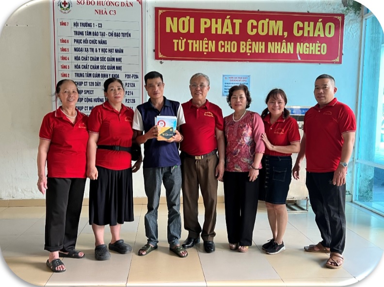 CÂU LẠC BỘ ĐOÀN KẾT BẮC TRUNG NAM THĂM,  ĐỘNG VIÊN VÀ HỖ TRỢ BỆNH NHÂN CÓ HOÀN CẢNH KHÓ KHĂN