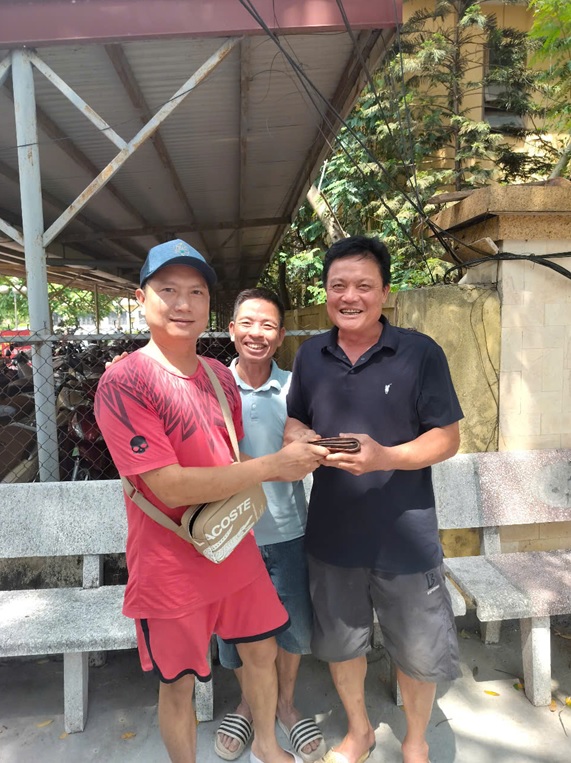 NHẶT ĐƯỢC CỦA RƠI, TRẢ NGƯỜI ĐÁNH MẤT – HÀNH ĐỘNG ĐẸP TẠI TRUNG TÂM CẤP CỨU & VẬN CHUYỂN 115