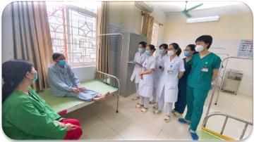 TỰ HÀO VÀ TRÁCH NHIỆM SAU NHỮNG LÁ THƯ KHEN CỦA NGƯỜI BỆNH GỬI TẶNG CÁC Y BÁC SỸ KHOA NỘI TIẾT CƠ XƯƠNG KHỚP