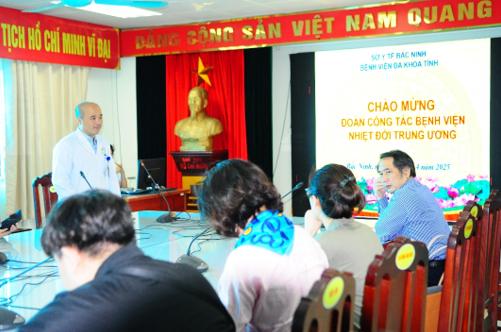 TIẾP VÀ LÀM VIỆC VỚI BỆNH VIỆN NHIỆT ĐỚI TRUNG ƯƠNG THAM QUAN, HỌC TẬP VỀ BỆNH ÁN ĐIỆN TỬ VÀ MÔ HÌNH BỆNH VIỆN KHÔNG GIẤY TỜ