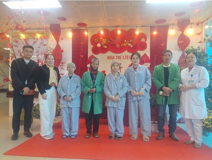 TẬN TÂM CHĂM SÓC, ĐỒNG HÀNH CÙNG NGƯỜI BỆNH UNG THƯ  TẠI KHOA HÓA TRỊ LIỆU – TRUNG TÂM UNG BƯỚU