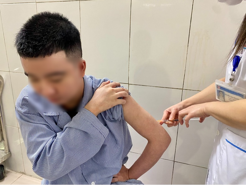 HÀNH TRÌNH THOÁT KHỎI NỖI ĐAU VẢY NẾN – KHI NGƯỜI TRẺ TÌM ĐƯỢC ÁNH SÁNG TỪ TRÁI TIM NGƯỜI THẦY THUỐC