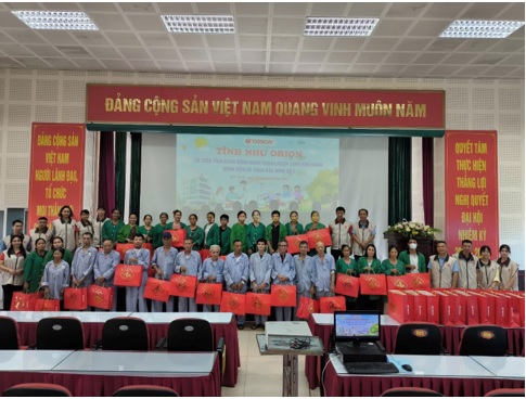 ORION VINA TRAO TẶNG 200 SUẤT QUÀ ĐẾN BỆNH NHÂN