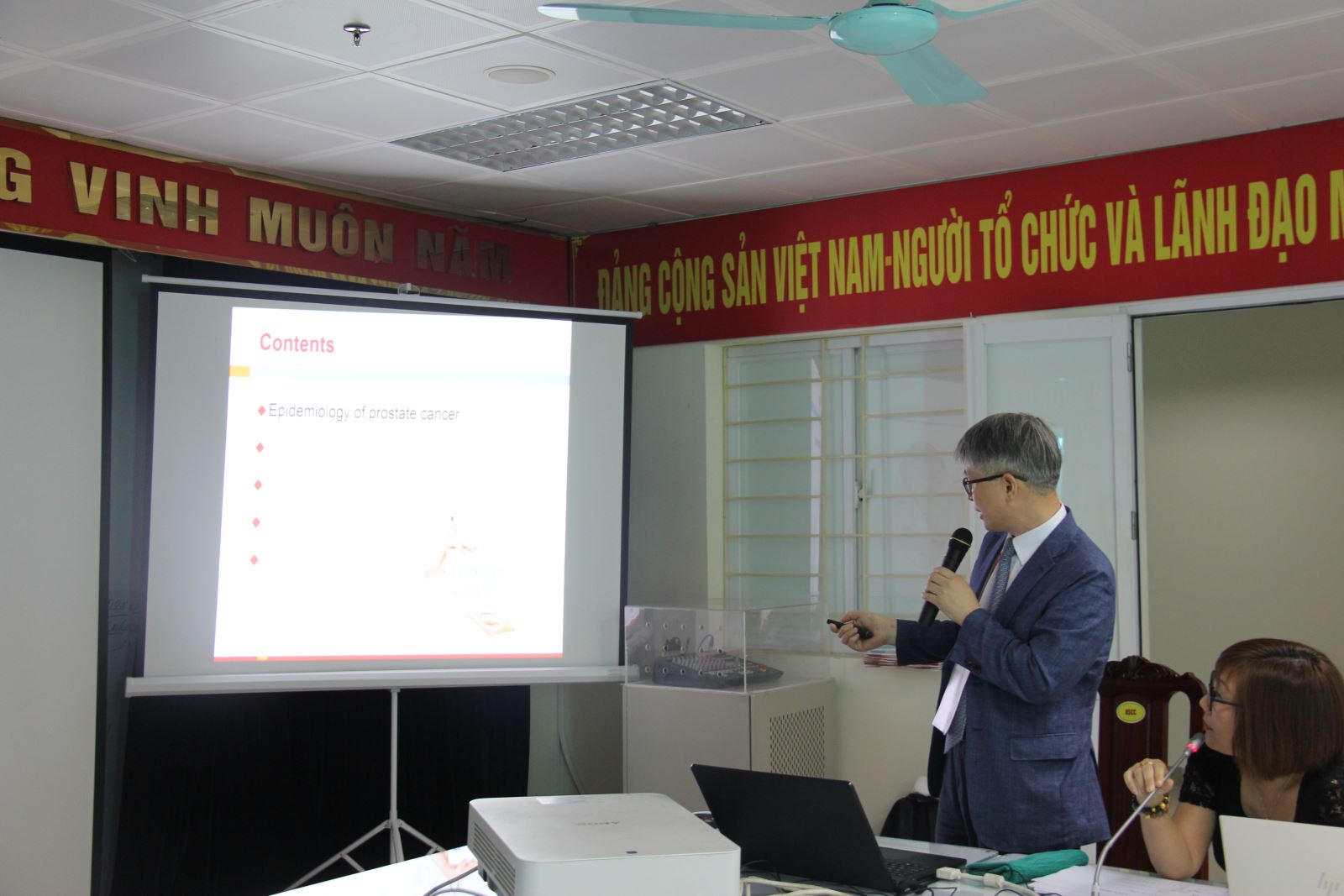 GS. Kwon Tae Gyun – Bệnh viện Chilgok trình bày tại Hội thảo