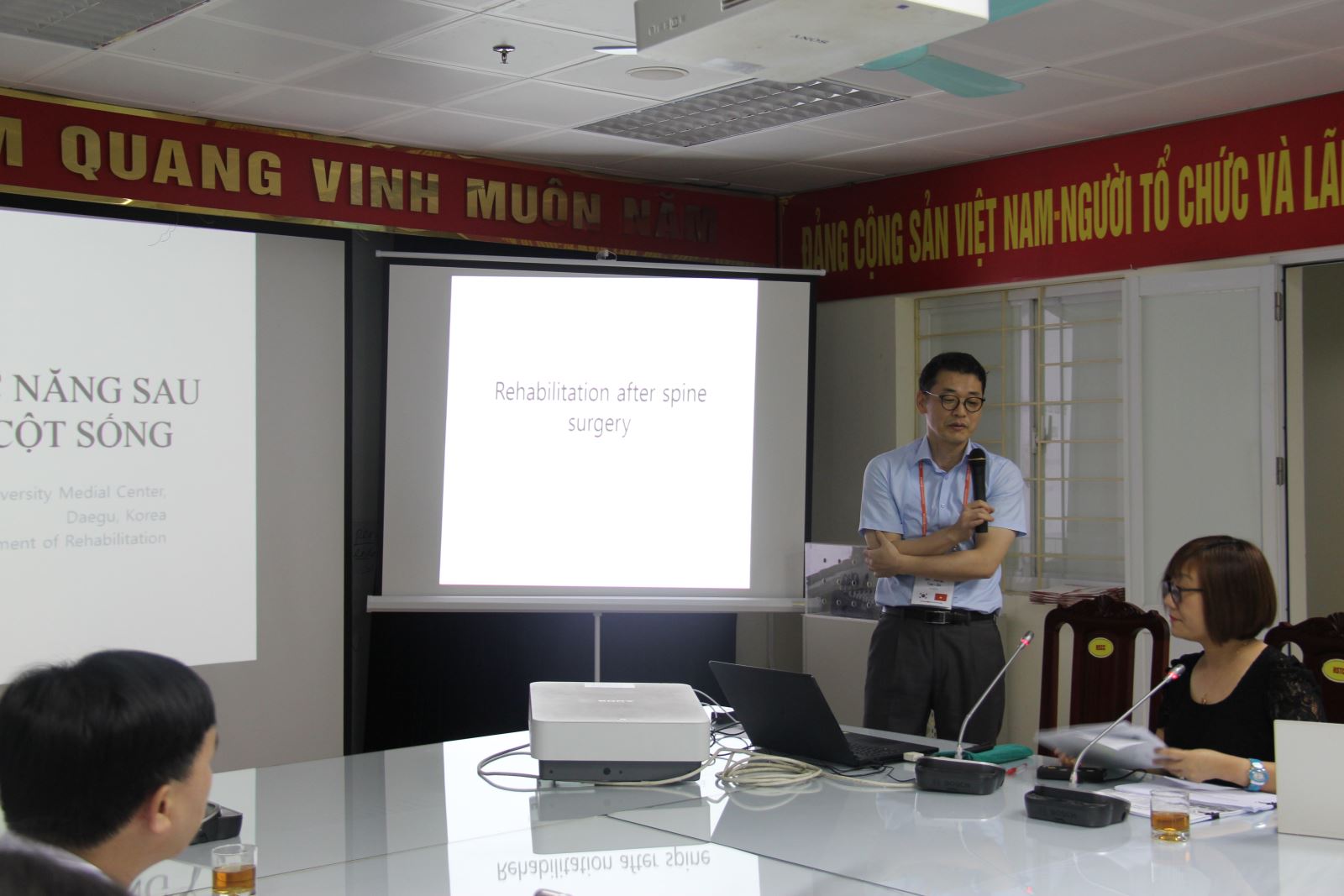 GS. Kim A Sol – Bệnh viện Chilgok trình bày tại Hội thảo