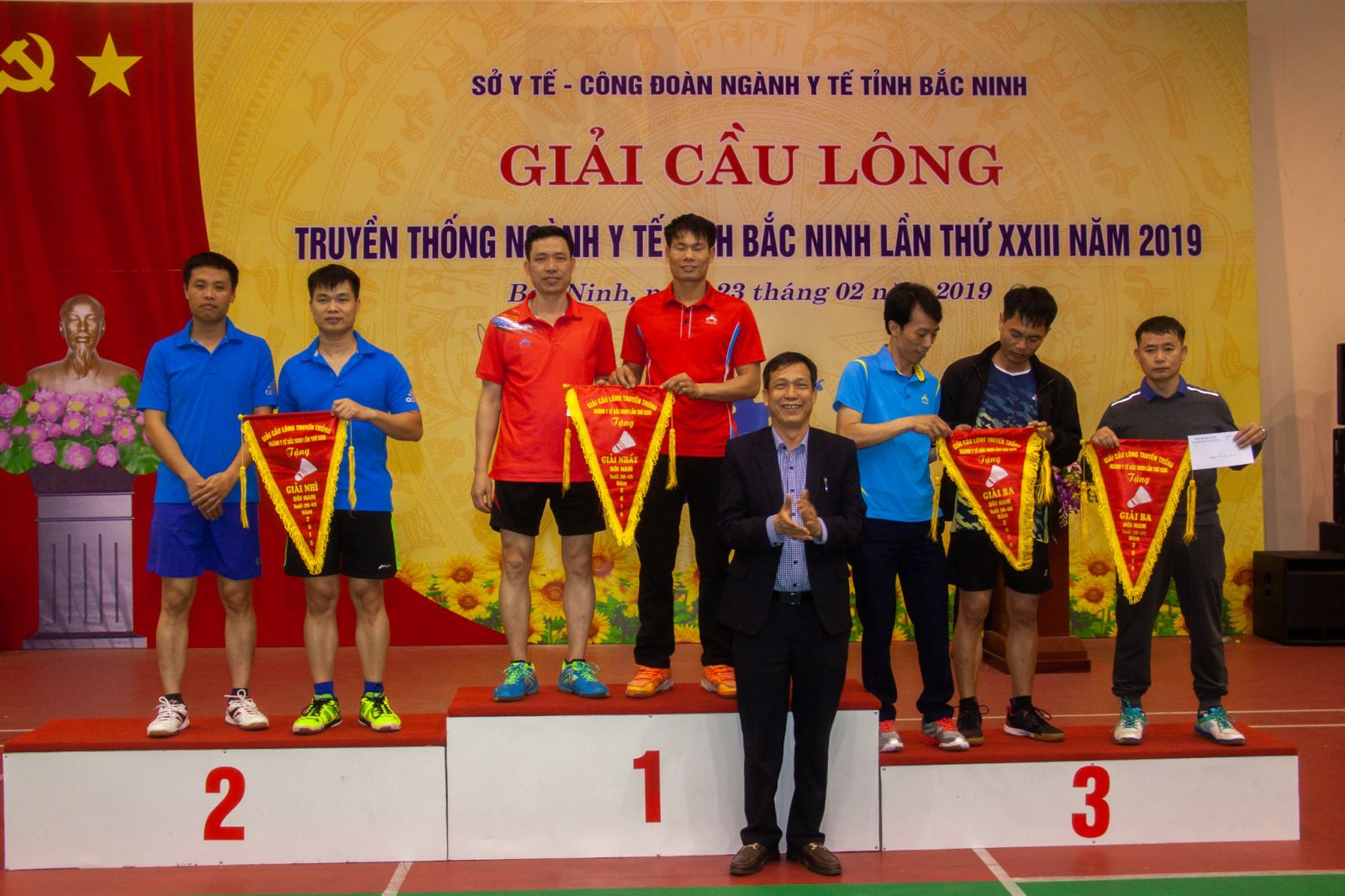 Bệnh viện đa khoa tỉnh Bắc Ninh nhận giải nhất ở nội dung đôi nam 36 – 45 tuổi