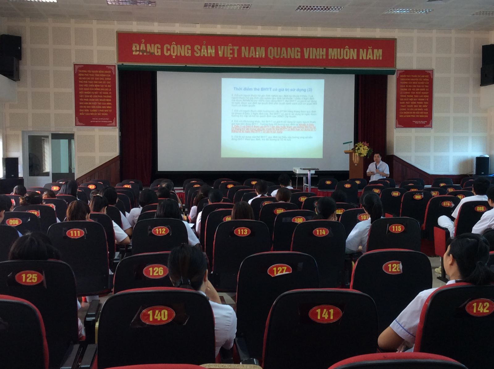 Thạc sĩ. Nguyễn Anh Quỳnh trình bày tại buổi tập huấn